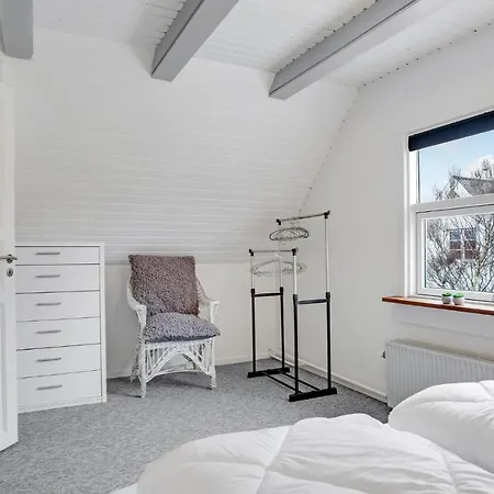 Awesome In With 3 Bedrooms *